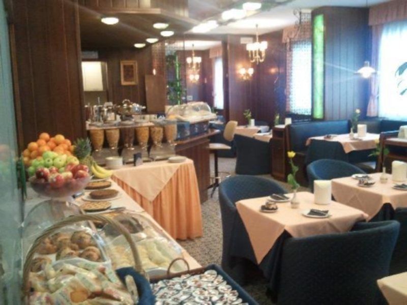 Hotel Mec Milano Ngoại thất bức ảnh